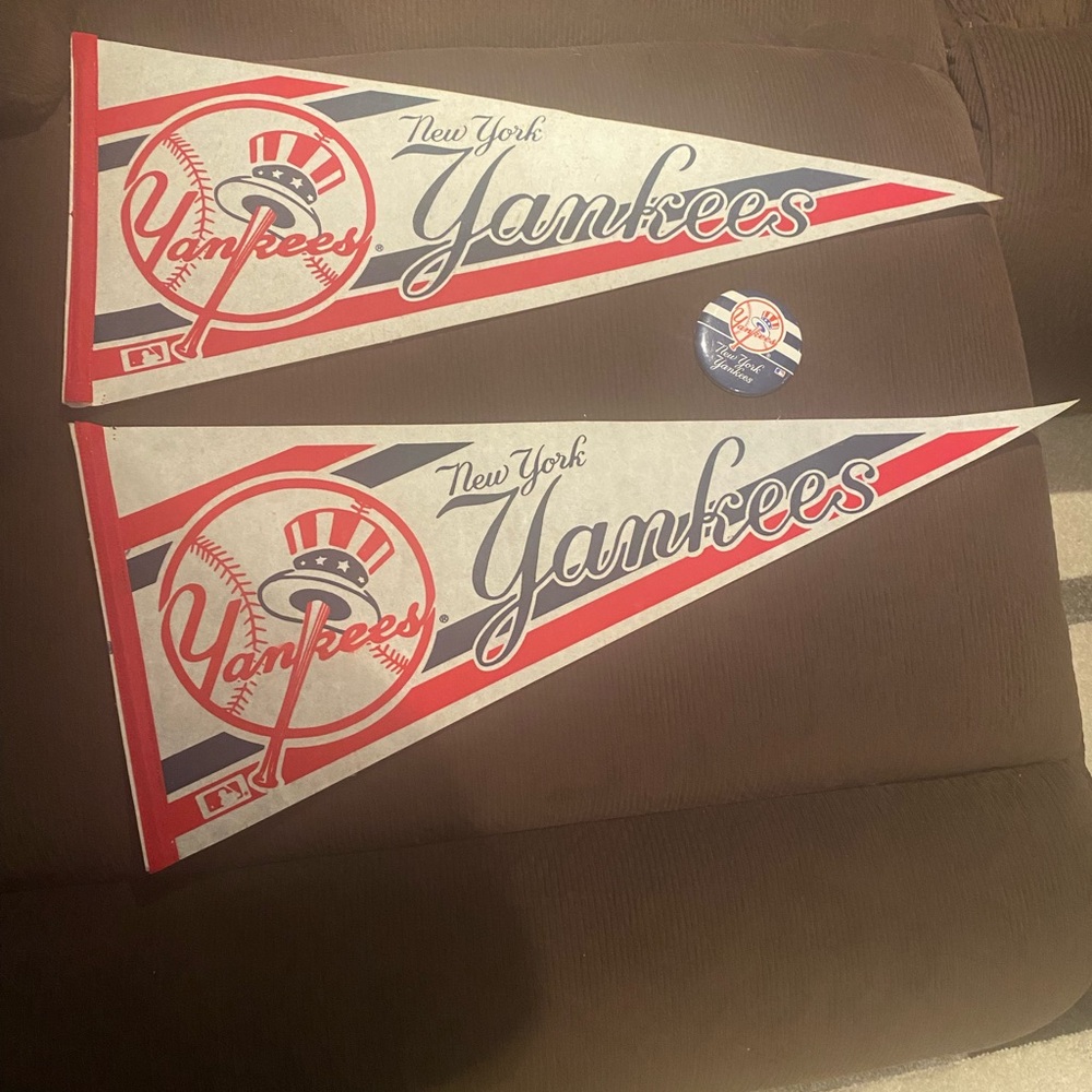 1980'S NEW YORK YANKEES MLB BASEBALL PENNANTS & Button